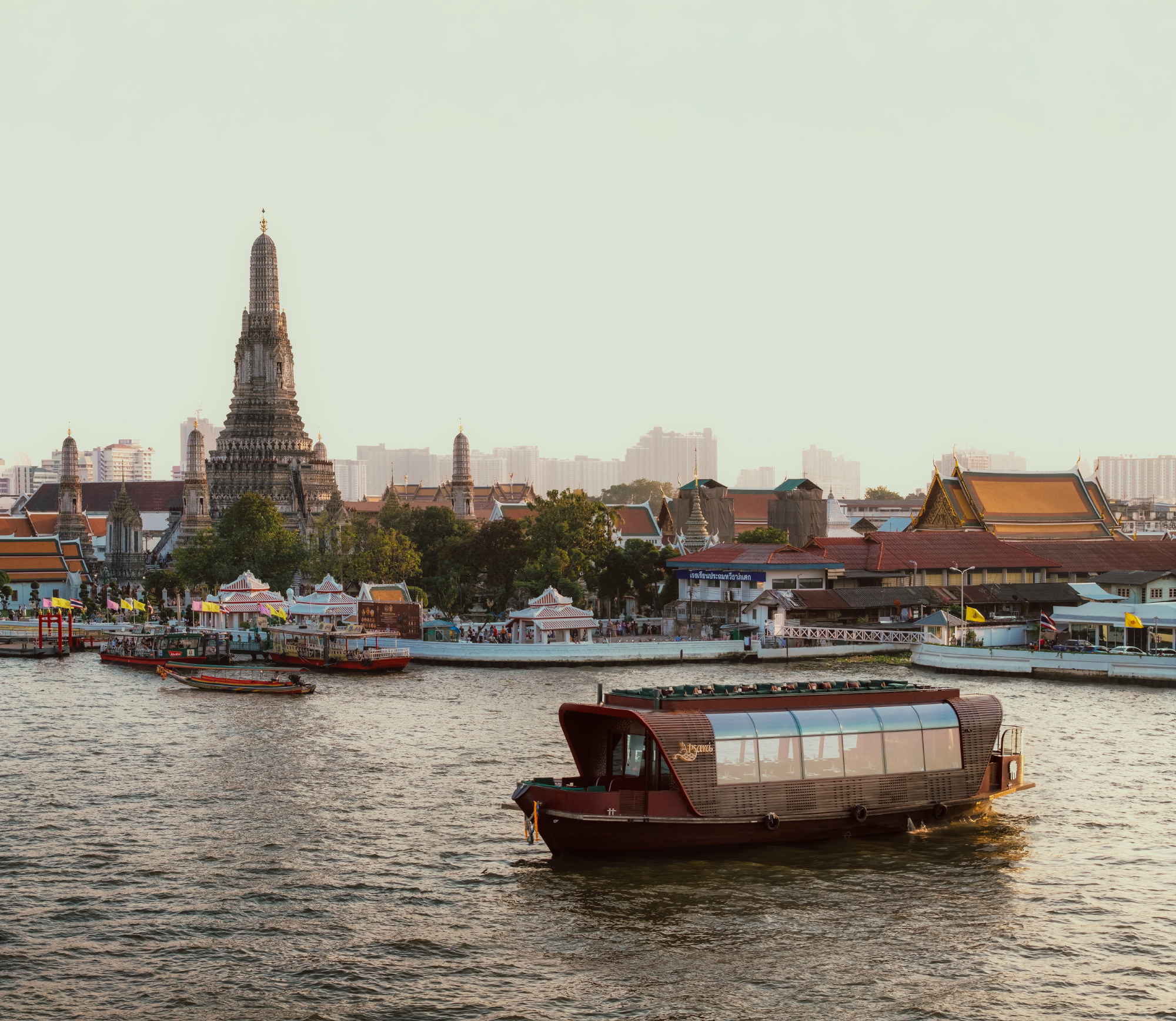 Banyan Tree Bangkok_Apsara Cruise_Day Shot.jpg